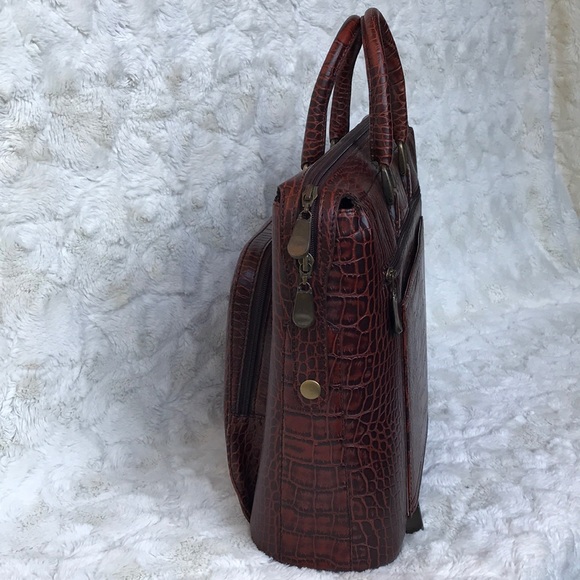 New French 1946 Briefcase with Laptop Sleeve. - Picture 4 of 8